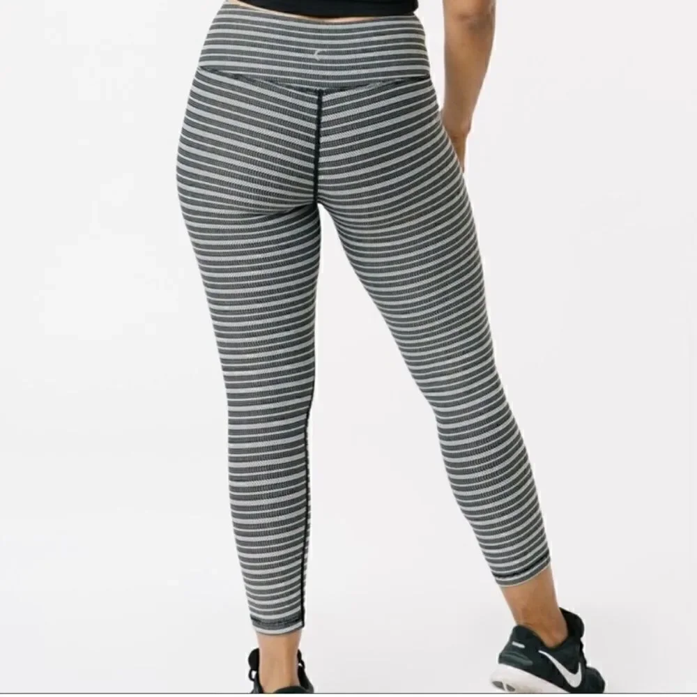 Zyia Active Black White Aztec Adrenaline 7/8 legging